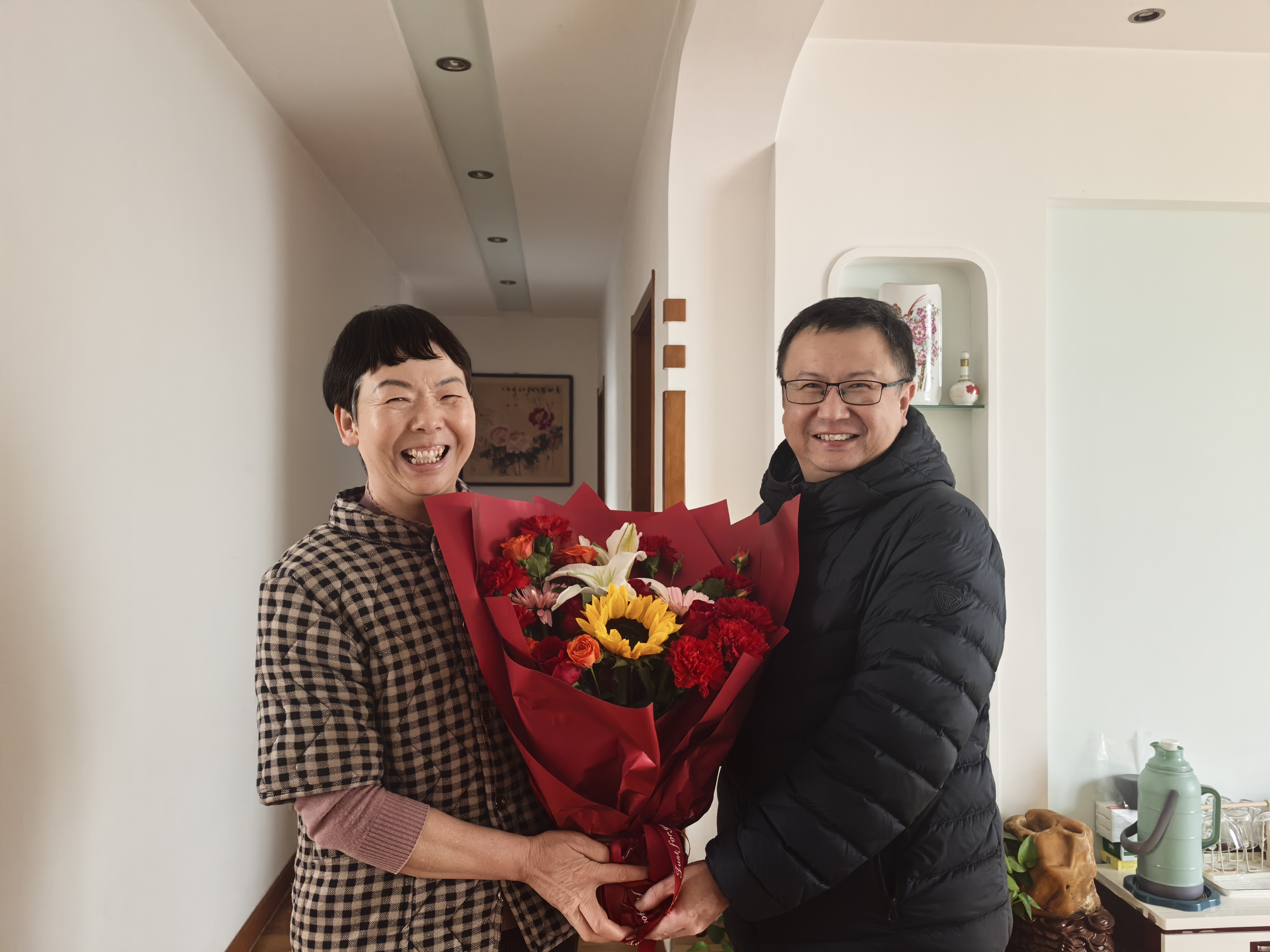 市发改委2026年春节前夕走访慰问 老党员老干部