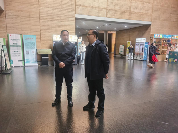 大年初一,洛阳市文物局局长赵晓军检查 重点文博单位