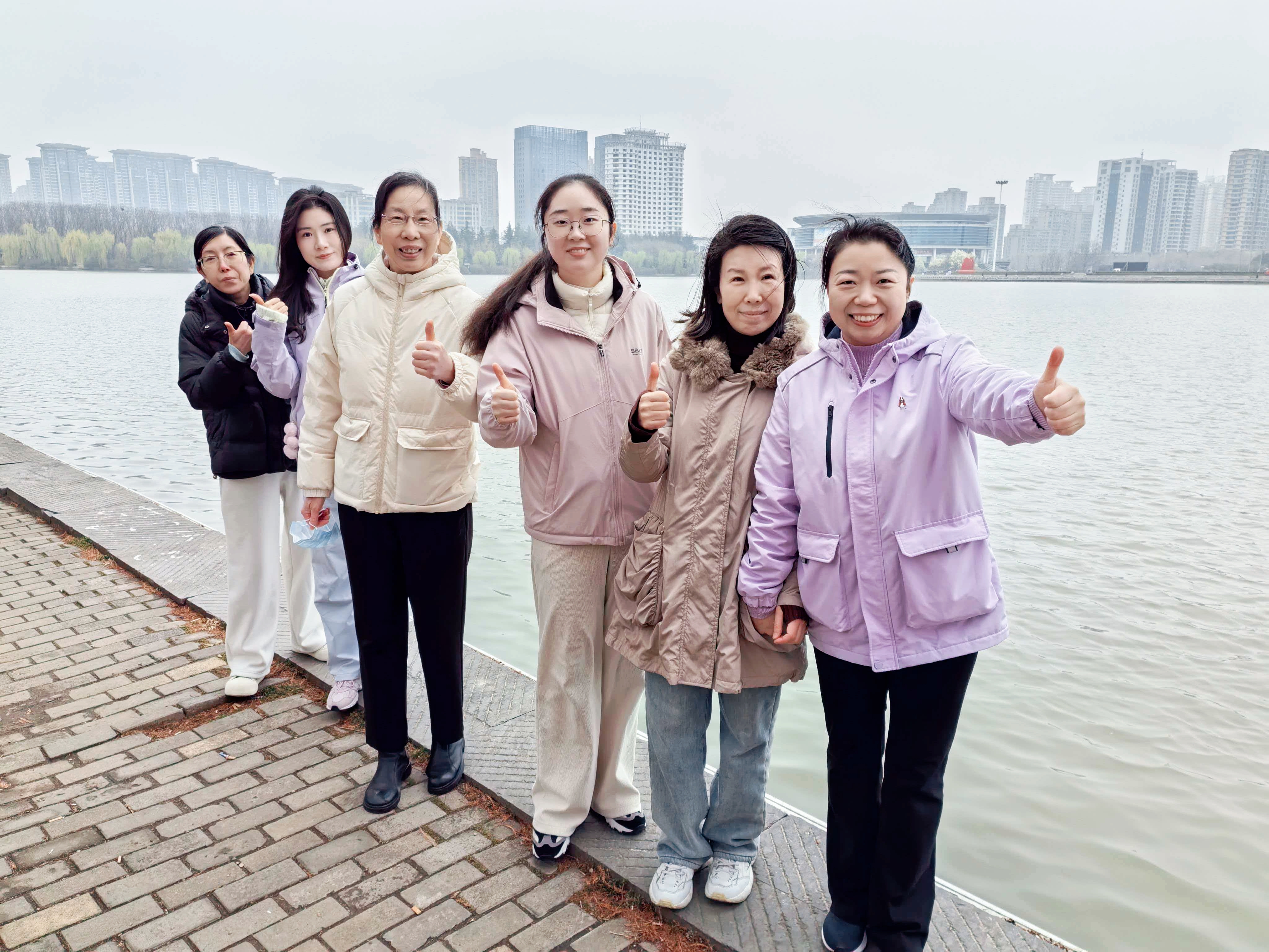 市委外事办积极组织参加市直机关 “三八”国际妇女节健步走活动