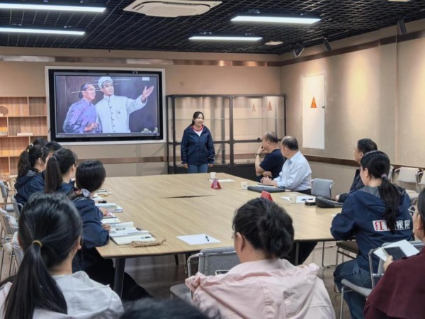 洛八办纪念馆举办首场青年理论学习观摩会