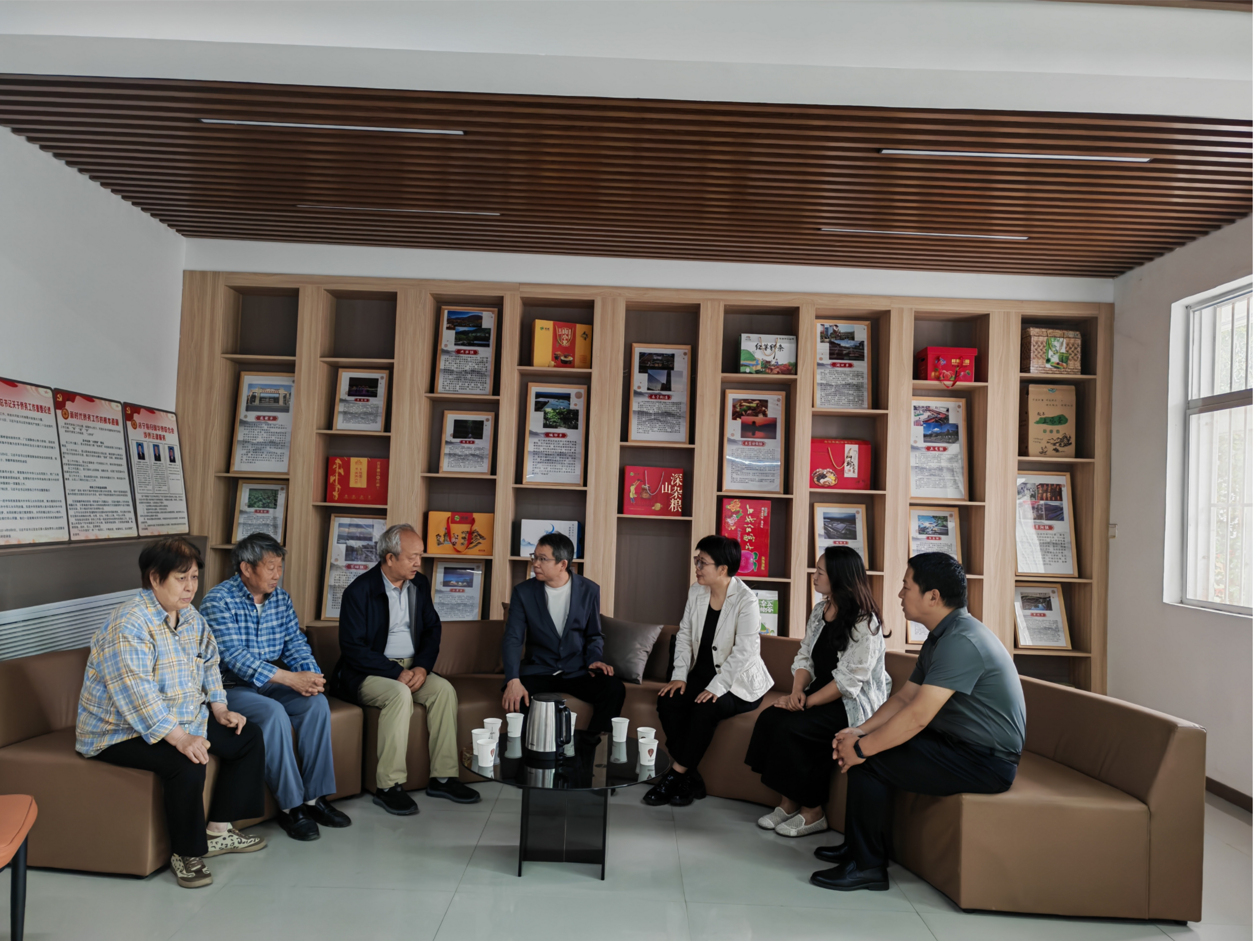 市侨联党组书记温向兵到洛宁调研 市侨联党组书记温向兵到洛宁调研