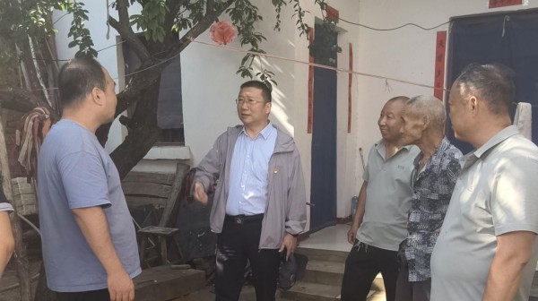 七一慰问暖人心、薪火相传守初心——洛阳市考古研究院走访慰问王窑村老党员