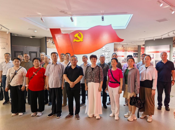 银龄丹心永向党 ——洛阳市文物局组织退休老干部赴济源开展党史学习教育