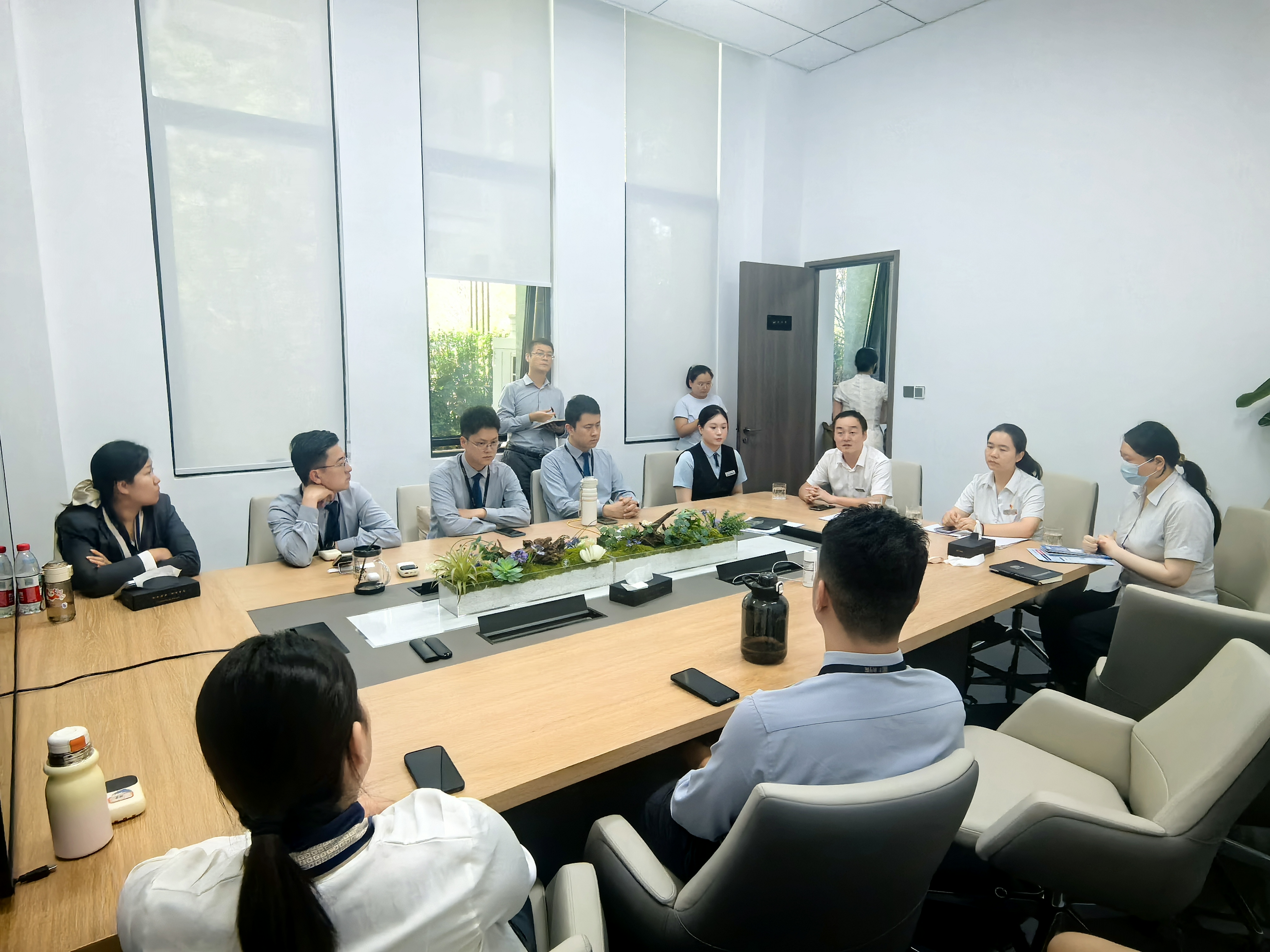 政策宣传进楼盘 服务前移惠民生 政策宣传进楼盘 服务前移惠民生