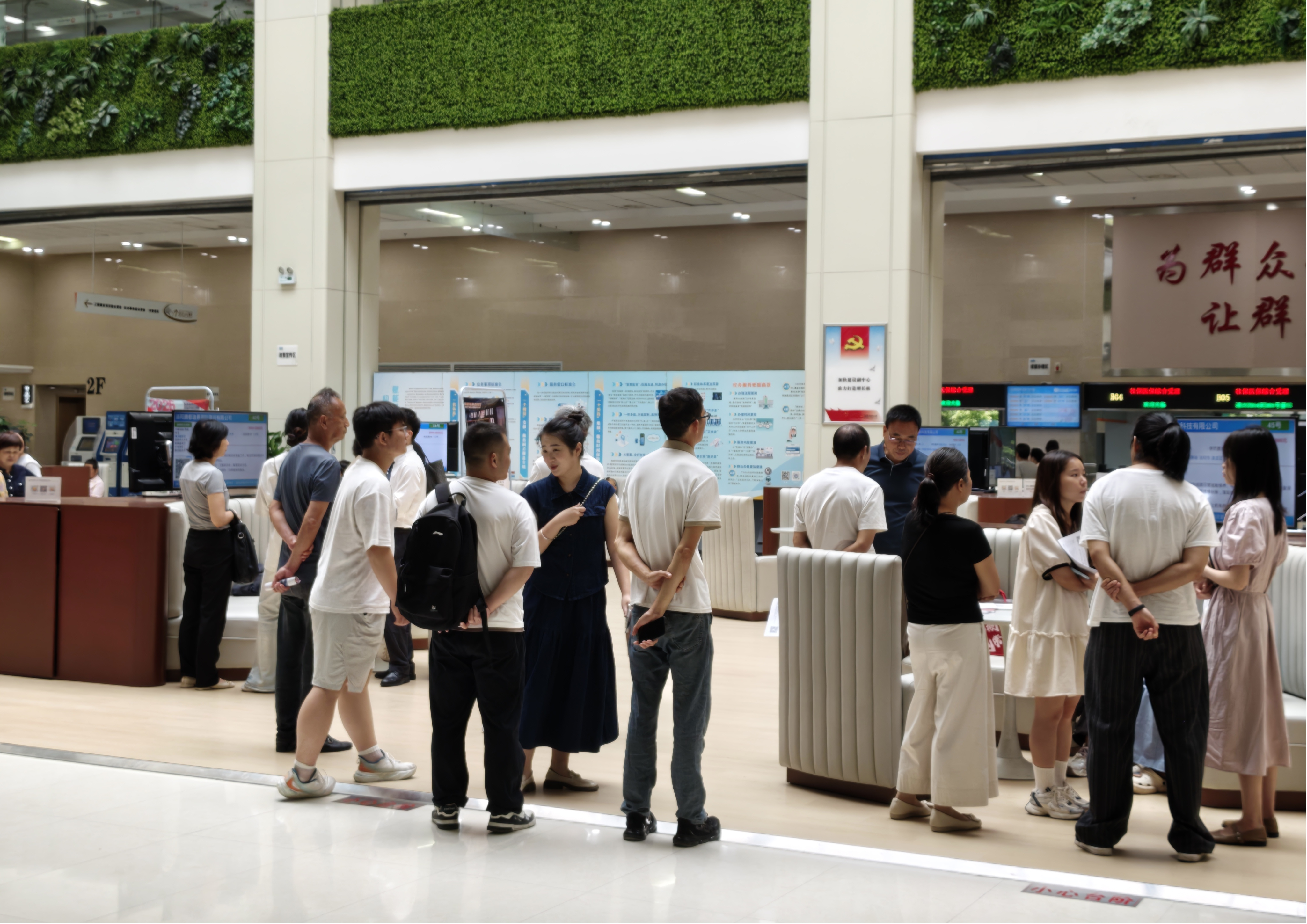 洛阳市“百日千万招聘专项行动”暨高校 毕业生综合招聘会第二场顺利举行 洛阳市“百日千万招聘专项行动”暨高校 毕业生综合招聘会第二场顺利举行